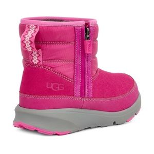 UGG kids size 4. Truckee weather boots pink